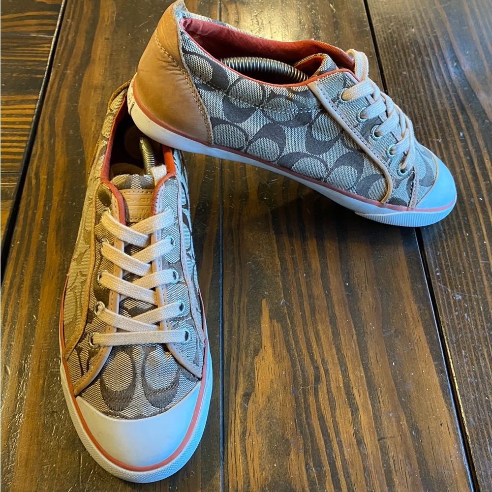 Coach Barrett Women’s 7M Classic Lace Up Sneakers Tan
